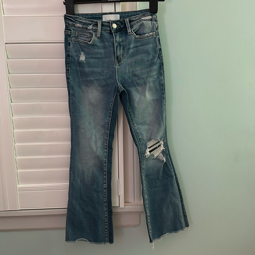 Blue Vervet Jeans with one rip